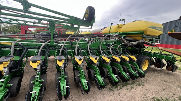 2021 John Deere DB60 Planter