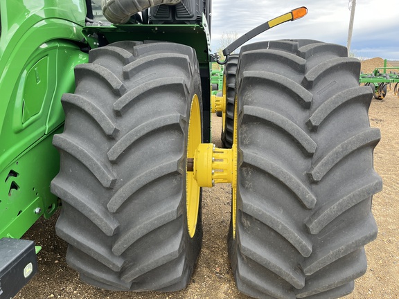 2019 John Deere 9520R Tractor 4WD