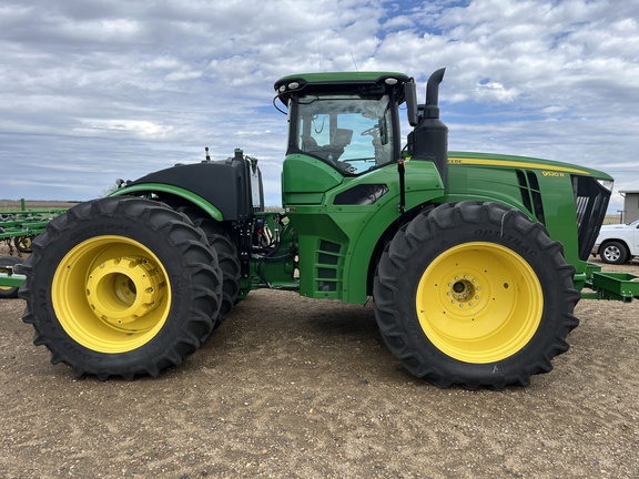 2019 John Deere 9520R Tractor 4WD