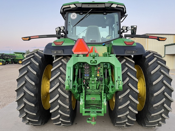 2022 John Deere 8R 370 Tractor