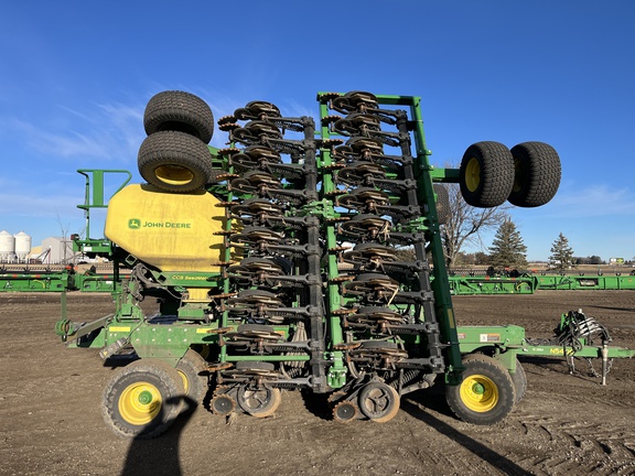 2021 John Deere N540C Air Seeder