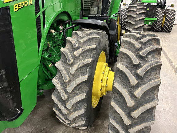 2017 John Deere 8370R Tractor