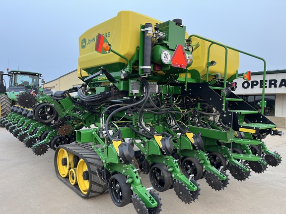 2023 John Deere DB60 Planter