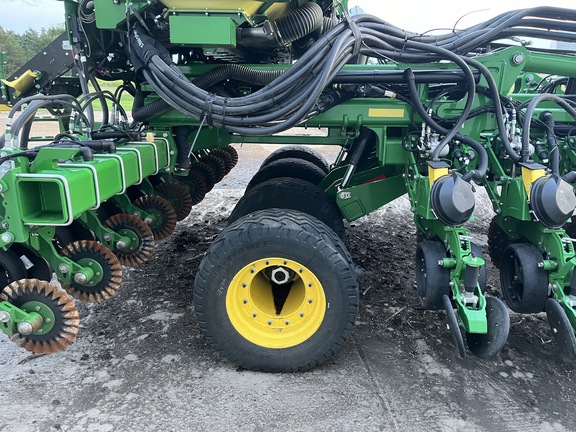 2023 John Deere DB60 Planter