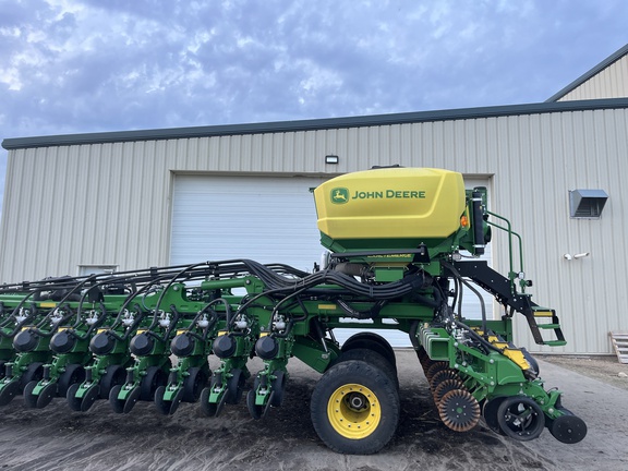 2023 John Deere DB60 Planter