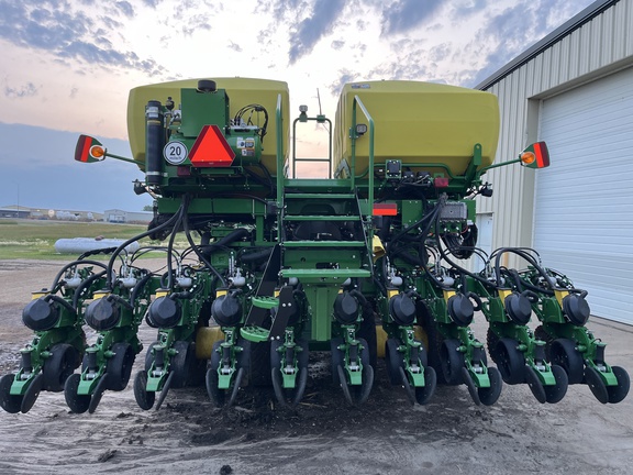 2023 John Deere DB60 Planter