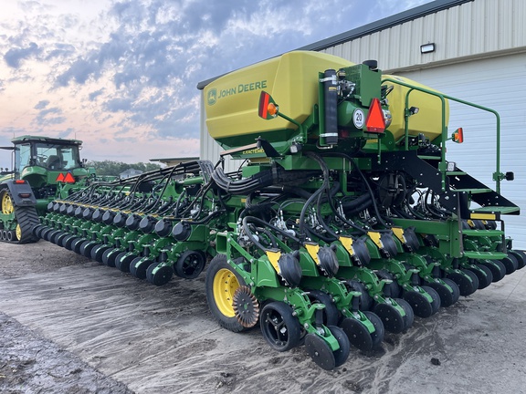 2023 John Deere DB60 Planter