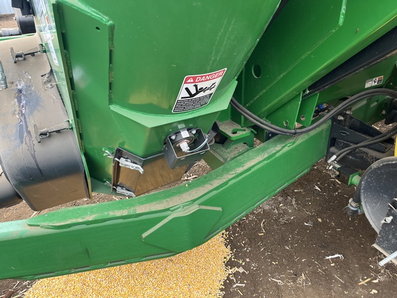 2020 Brent 2596 Grain Cart