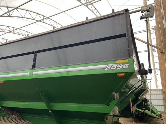 2020 Brent 2596 Grain Cart