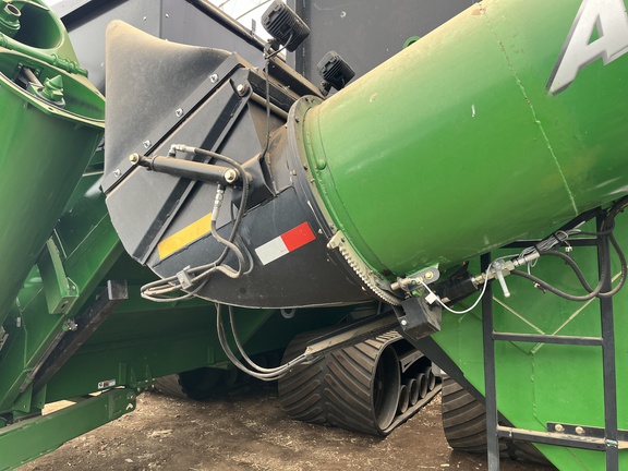 2020 Brent 2596 Grain Cart