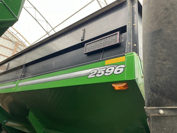 2020 Brent 2596 Grain Cart