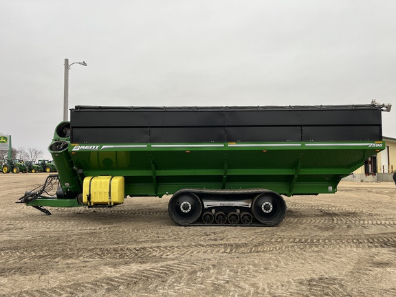 2020 Brent 2596 Grain Cart