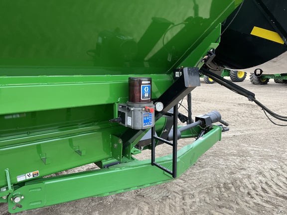 2020 Brent 2596 Grain Cart