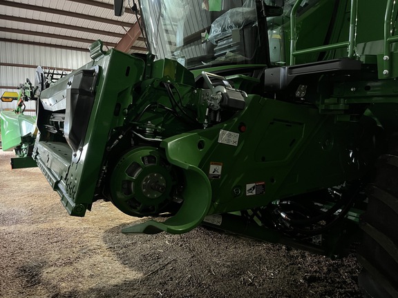 2024 John Deere X9 1100 Combine for sale in Freeman, SD 2024 John Deere X9 1100 Combine for sale in Freeman, SD