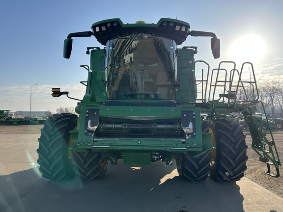 2024 John Deere X9 1100 Combine