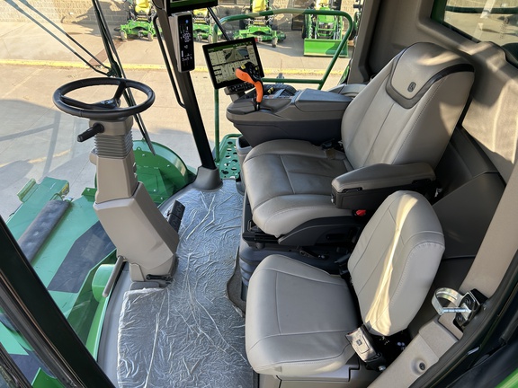 2024 John Deere X9 1100 Combine