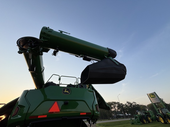 2024 John Deere X9 1100 Combine