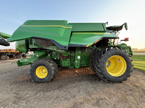 2024 John Deere X9 1100 Combine
