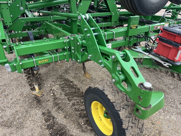 2023 John Deere 2230 Field Cultivator