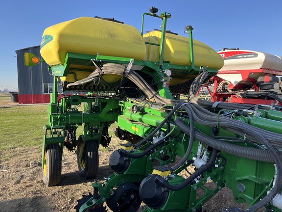 2021 John Deere 1775NT Planter