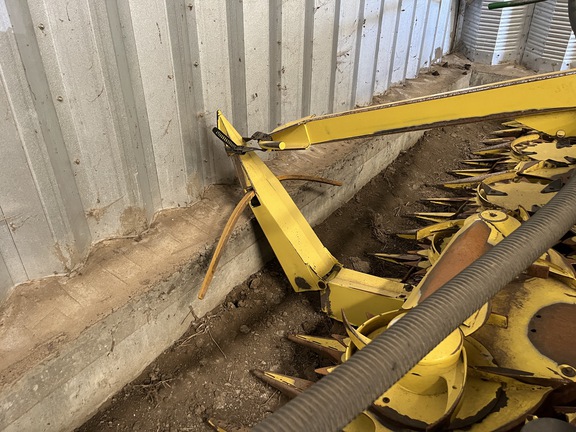 2014 John Deere 698 Header Forage