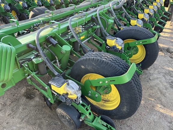 2012 John Deere 1770NT CCS Planter