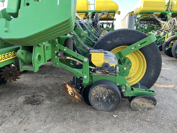 2012 John Deere 1770NT CCS Planter