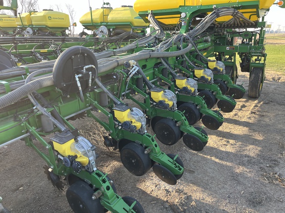 2012 John Deere 1770NT CCS Planter