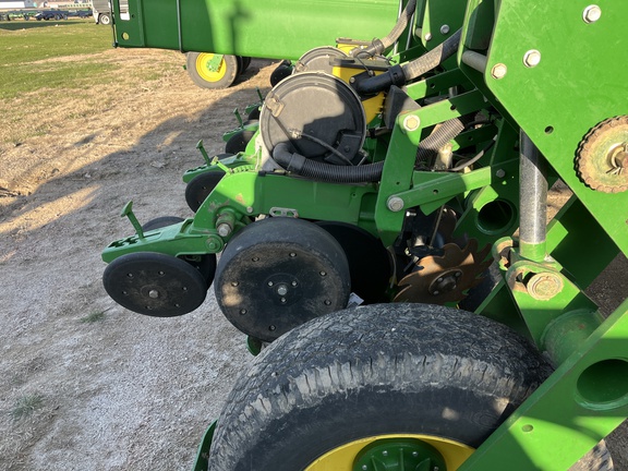 2012 John Deere 1770NT CCS Planter