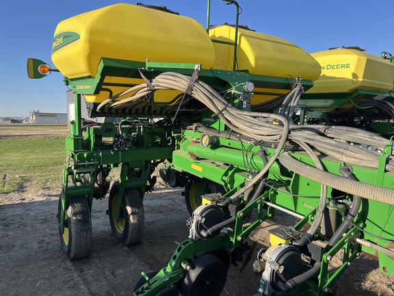 2012 John Deere 1770NT CCS Planter