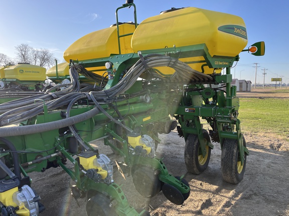 2012 John Deere 1770NT CCS Planter