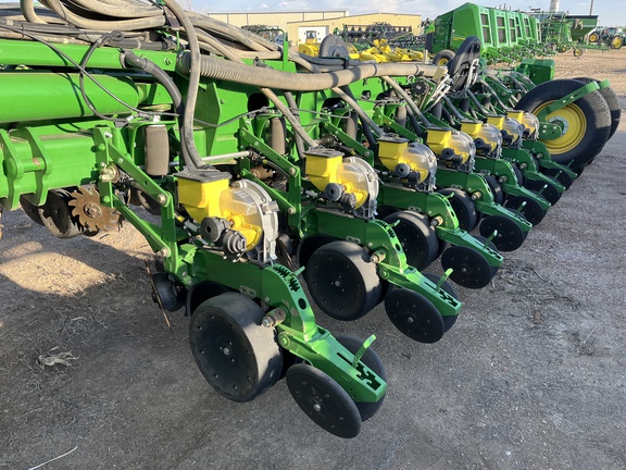 2012 John Deere 1770NT CCS Planter