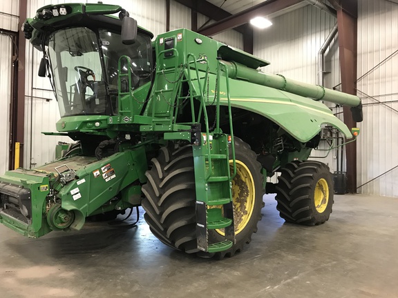 2022 John Deere S780 Combine