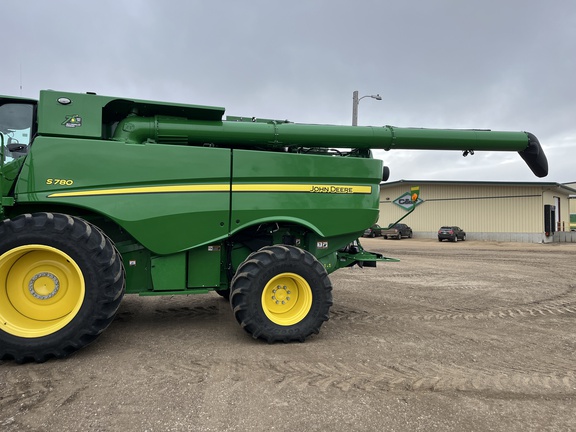 2022 John Deere S780 Combine