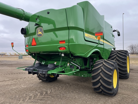 2022 John Deere S780 Combine