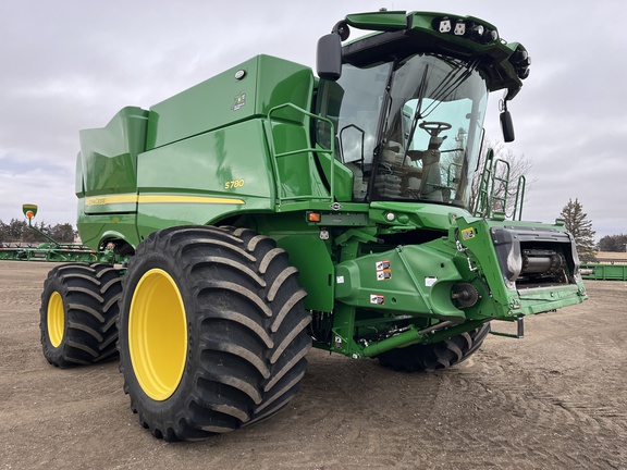 2022 John Deere S780 Combine