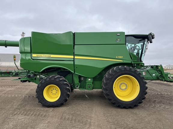 2022 John Deere S780 Combine