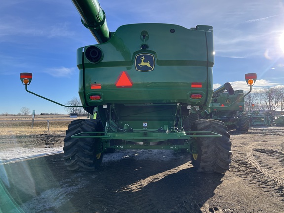 2022 John Deere S780 Combine