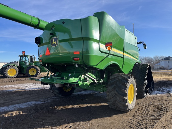 2022 John Deere S780 Combine