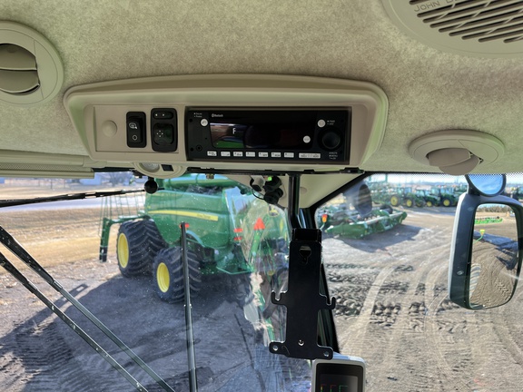 2022 John Deere S780 Combine