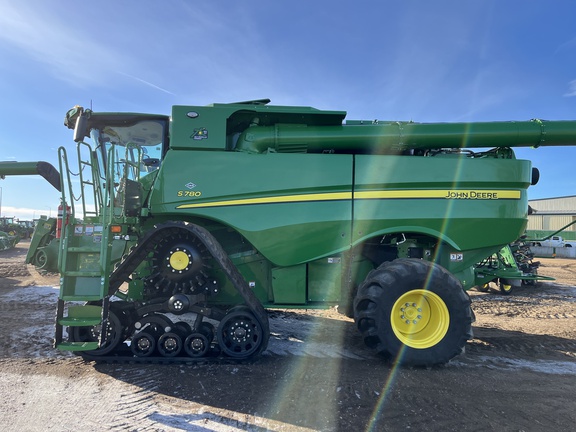 2022 John Deere S780 Combine