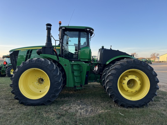 2019 John Deere 9520R Tractor 4WD