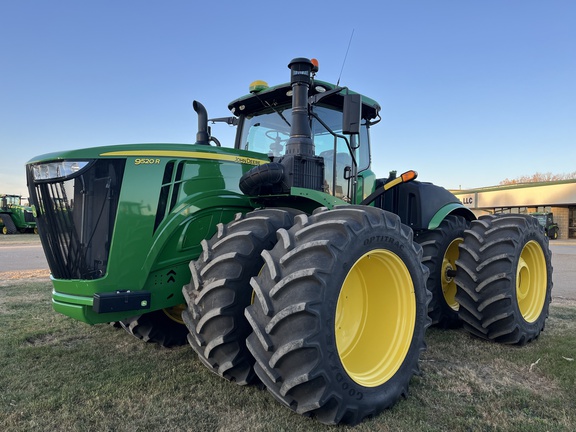 2019 John Deere 9520R Tractor 4WD