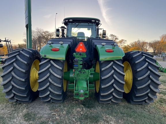 2019 John Deere 9520R Tractor 4WD