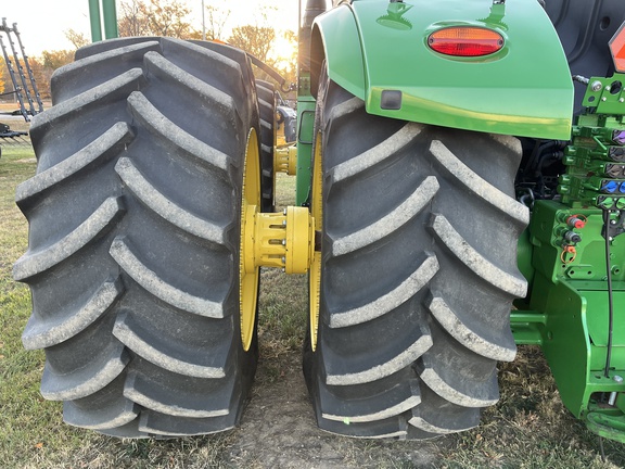 2019 John Deere 9520R Tractor 4WD