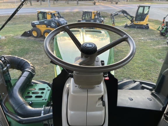 2019 John Deere 9520R Tractor 4WD