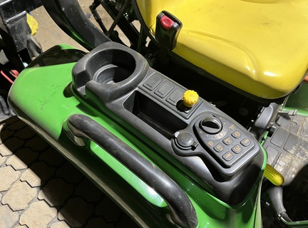 2017 John Deere 3033R Tractor Compact