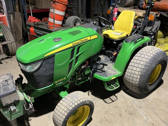 2017 John Deere 3033R Tractor Compact