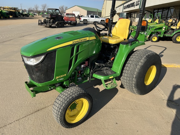 2017 John Deere 3033R Tractor Compact