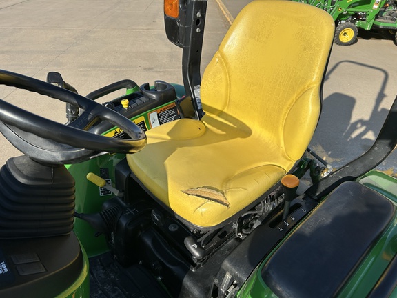 2017 John Deere 3033R Tractor Compact